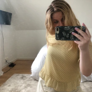 Jätte fin blus - Sötaste blusen från Ichi. Priset är exkl frakt.