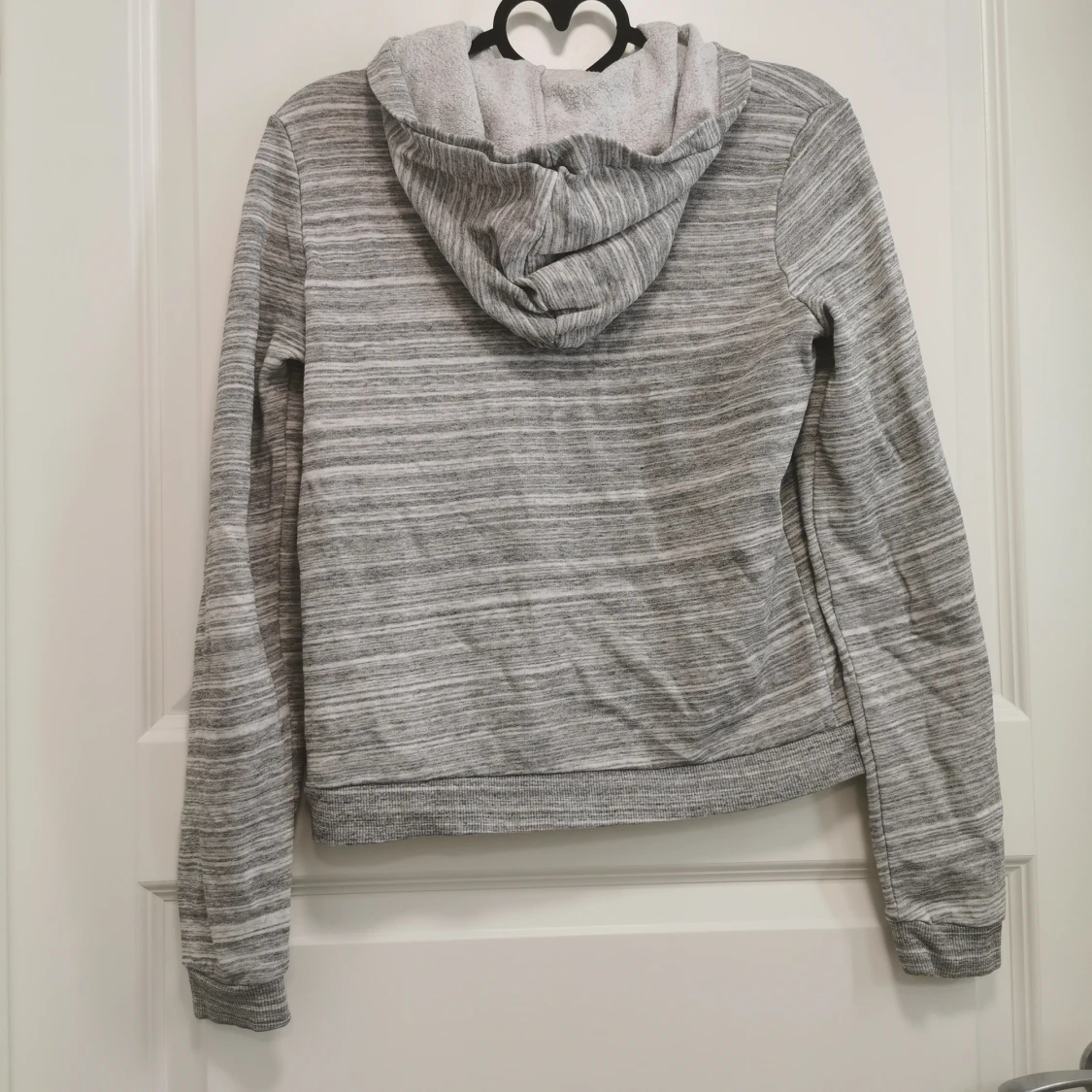 Gråmelerad luvtröja strl 170 - 91