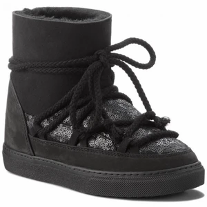 Inuikii skor - Svarta Vinterskor från inuikii köpta för två år sen, använda men fint skick! Storlek 36. Kostade ca 2500kr nya