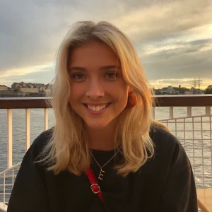 Örhängen - Säljer dom här så fina örhängena, använda 1 gång!