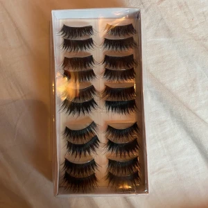 Lösögonfransar - Ett pack lösögonfransar som inte används! förpackningen är öppnad men inga har använts🖤