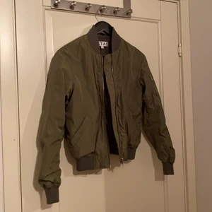 STAY Storlek XS - Bra skick, använd bara några gånger!