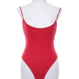 Rebecca Stella body  - Röd Rebecca Stella body storlek S. Endast provad, dock ej prislapp kvar. 