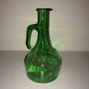  - Grön 💧glaskanna för vatten eller tex 🍇vin🍷! Inga skador eller nagg. VINTAGE 1960-tal ITALIENSKA BREVETTATO 
