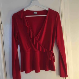  - Omlott topp från Gina, använd typ en gång! 