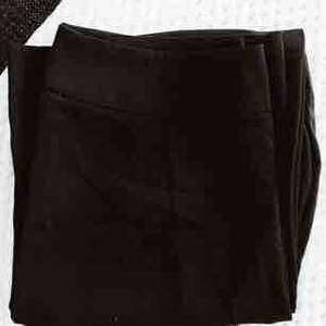 Ett par fina vida svarta byxor ifrån bikbok i storlek M. Säljer pga att dem är lite för stora för mig🌸 helsvarta och väldigt bra skick! Köparen står för frakt! Ligger unt 50 kr