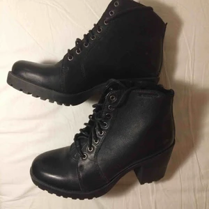  - Aldrig använda! Superfin kvalité och riktigt bekväma!!! Köparen står för frakt:)