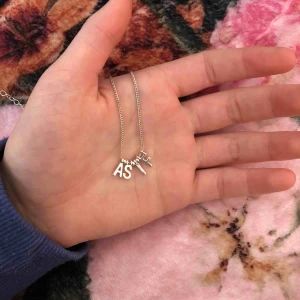  - As If halsband, påminner av clueless filmen💕💕  Aldrig använd, frakten är 9kr ❤️