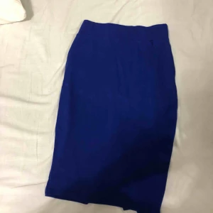  - Super fin blå tjol med slits bak! 