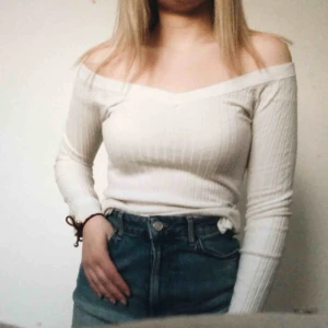  - Tröja från bikbok 