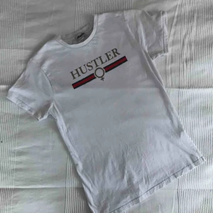  - Säljer denna snygga tröjan från Madlady!! Girlpower utan dess like💁🏻‍♀️💁🏻‍♀️