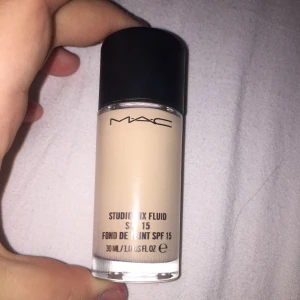  - Beställde den i fel färg, så jag har aldrig använt den, de är i färgen 15.