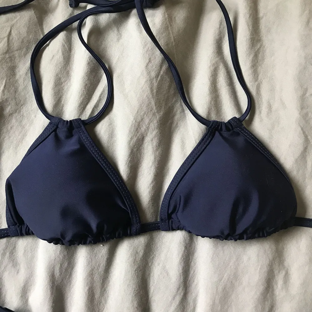 Skitsnygg bikini från Zaful, tyvärr för liten på mig alltså är den helt oanvänd (förutom när jag provade den) det står S i den men skulle säg att den passar bättre en XS. . Övrigt.