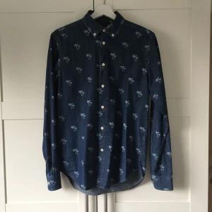 VELOUR by nostalgi, palm tree shirt, good condition - VELOUR by nostalgi, palm tree shirt, good condition