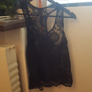  - Spets topp från hm 