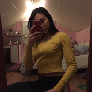  - Yellow Crop top från h&m 
