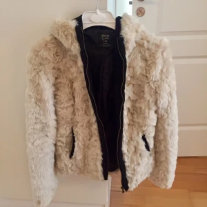  - Zara pälsjacka