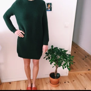  - COS STRUCTURED ANGORA WOOL DRESS | 41%wool, 37%angora, 22%polyamide | size xs, but loose fit