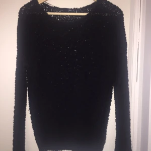  - Svart stickad tröja från Lager 157 använd fåtal gånger.
