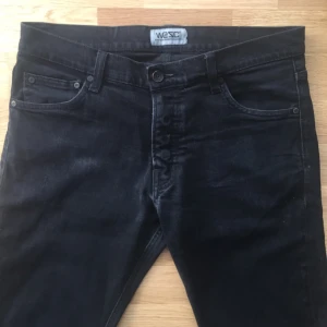  - Svarta wesc jeans W31L32