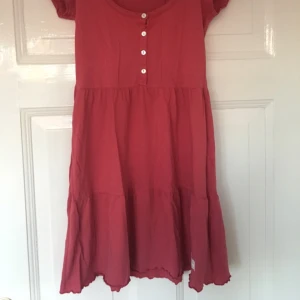  - Klänning från Odd Molly i bomull. Använd ett fåtal gånger. Passar en small kanske liten medium det beror på passformen man vill ha.