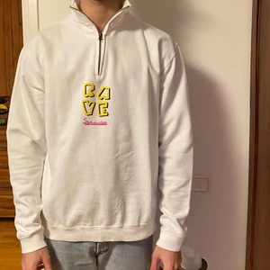 RAVE skateboards - Tröja med dragkedja från RAVE skateboards✌🏽🪐