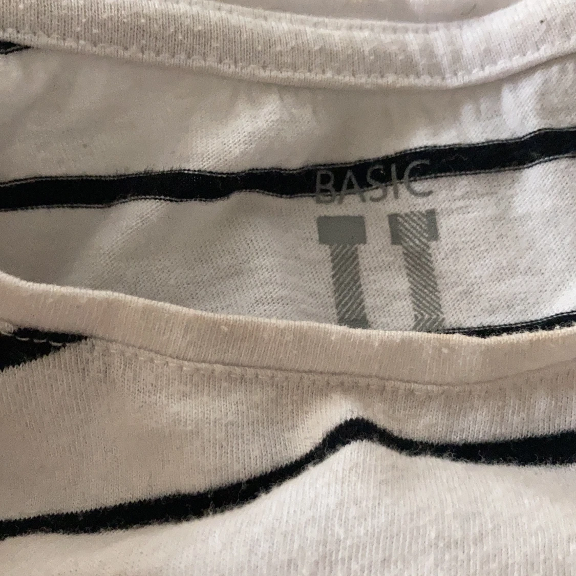 basic svart vit randig t-shirt - 90