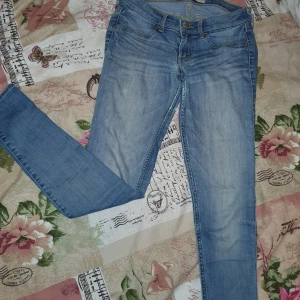 Hollister jeans - Lågmidjade. 