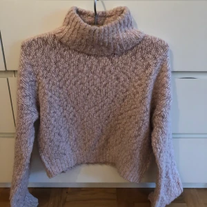 Hollister  - Fin stickad rosa tröja från Hollister 