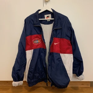  - Vintagejacka från Nike! Köparen står för frakt 💙