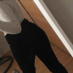  - Super snygga Manchesterbyxor från Bik bok!  Passar en S-M eller längd 160-170! 🦋🦋 superfina och sköna! Frakten är inkluderad i priset 