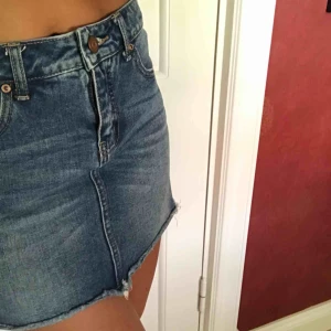  - En mycket fin Jeanskjol