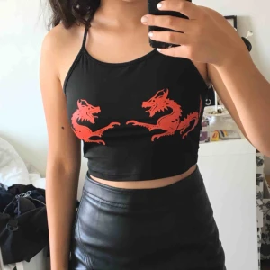  - Så fin topp som jag köpte här på plick, aldrig använd ute! Frakt ingår :)