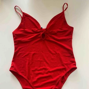  - Body från h&m. Aldrig använd. Frakt tillkommer🌸