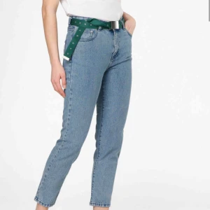  - Säljer mina feta byxor från dr. Denim för jag använder dom för lite, storlek 27/28 vilket är typ M. Nästan helt oanvända. Jag köpte dom för 600kr. Frakten är exkluderat från priset.