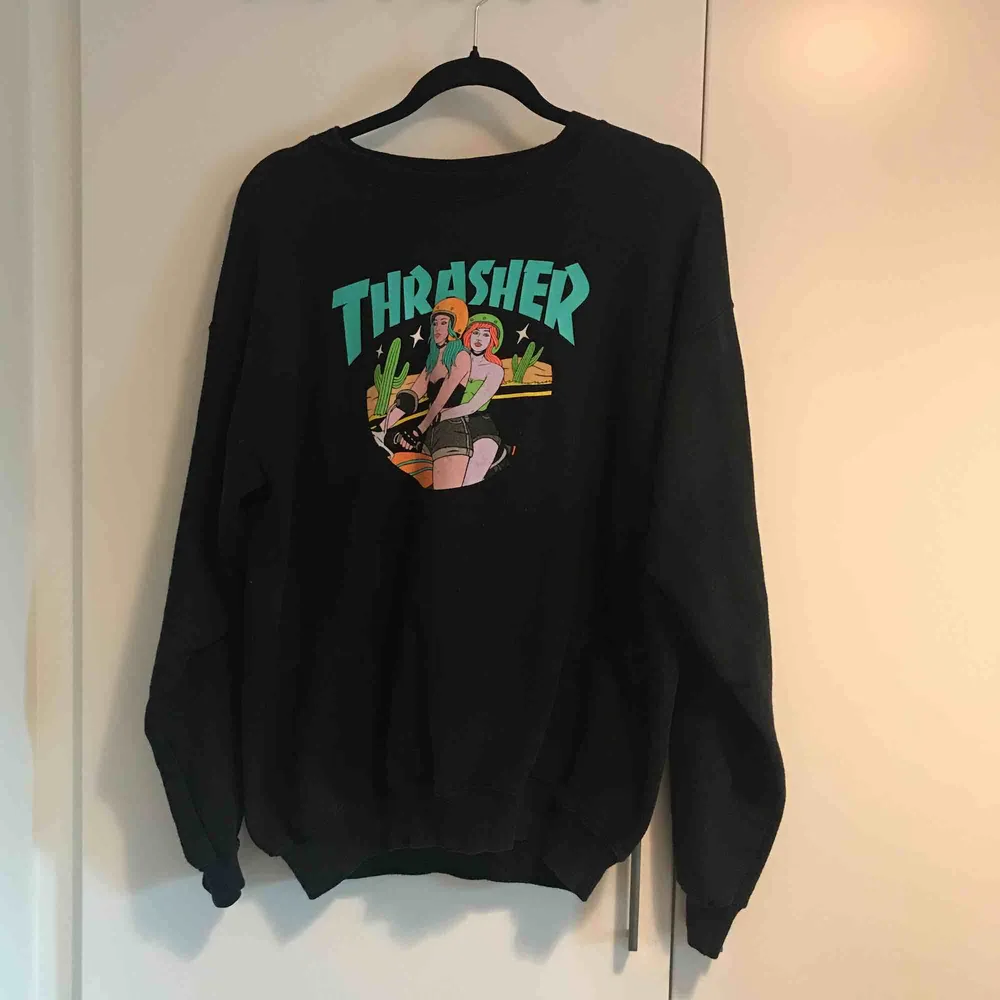 Ovanlig Thrasher tröja i mycket bra skick. Självklart äkta! Finns i Stockholm alternativ postar, köpare står för frakt.. Hoodies.