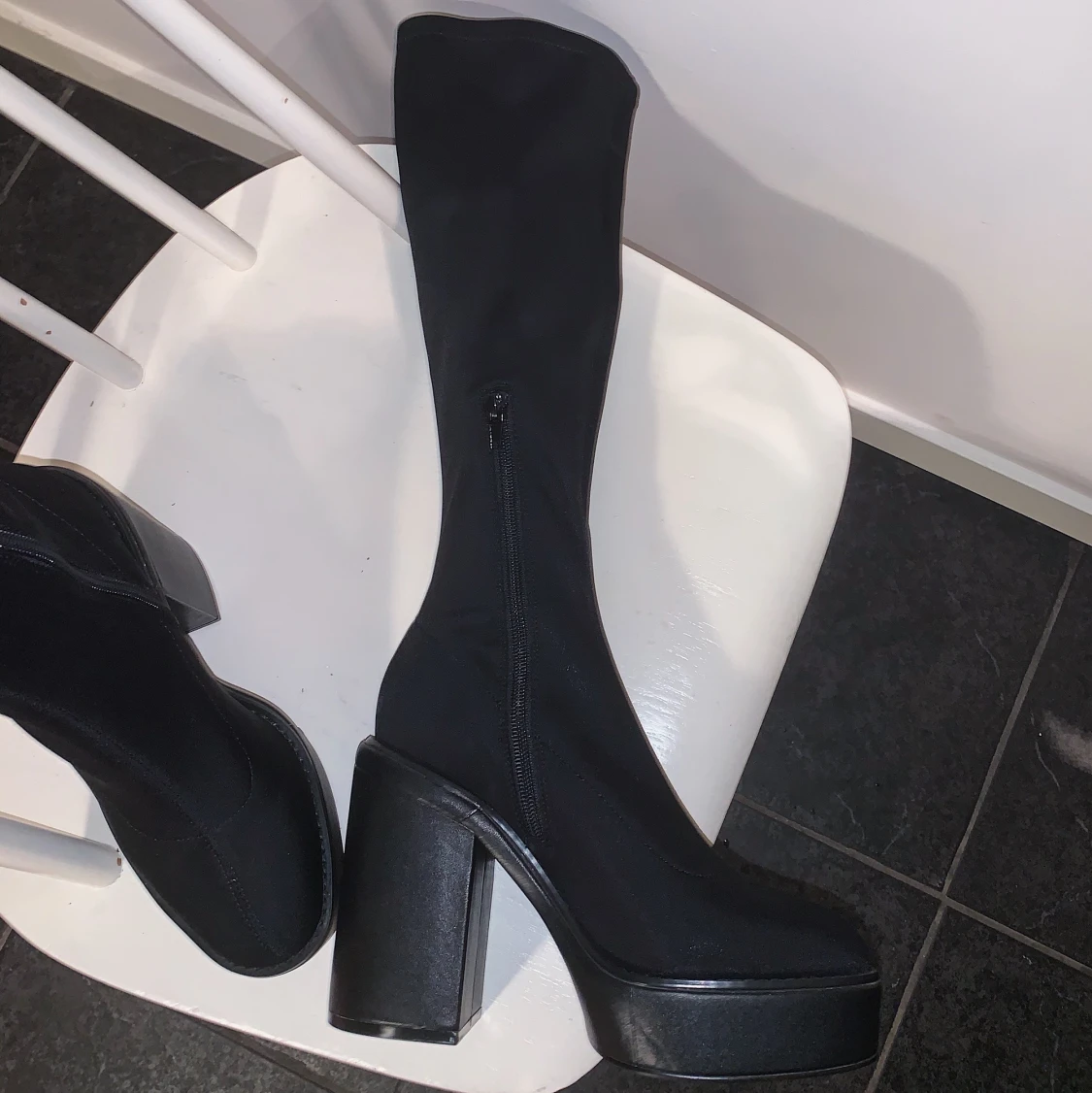 Knähöga platåboots från asos - 91