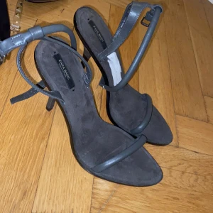 Klack zara - Klackskor aldrig använda, söker nytt hem. 