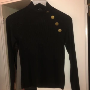 Tröja från newyorker - Den är i gott skick då jag aldrig använt den ganska tunnt material och super fin💕