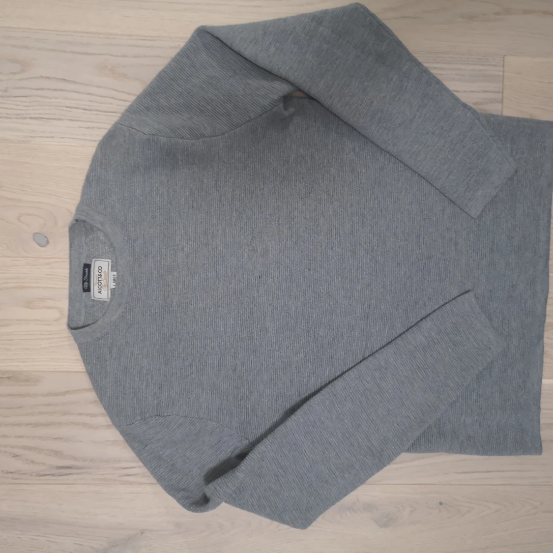 Alcott sweater light Grey size large (fit M)