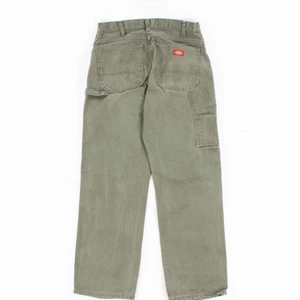 Vintage Dickies carpenter byxor, Olive green - Vintage dickies carpenter byxor i Olive green, storlex 32W och 30L. Bud börjar på 400kr, byten fungerar också!