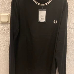 Fred Perry tröja - Helt ny fred Perry tröja! Strl:M nypris 650:-