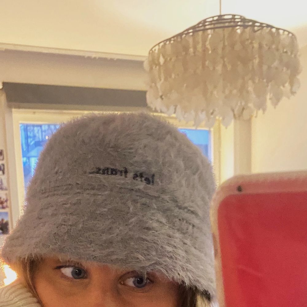Hatt från Les Frans som köptes i Paris ✨ sitter så bra och är perfekt nu på vintern. Övrigt.