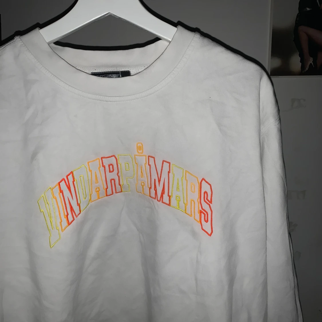 Vindar på mars, Hov1