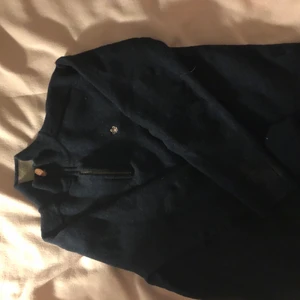 morris tröja  - En kashmir tröja från morris. Köptes i storlek S men krympt i tvätten så är nu storlek XS