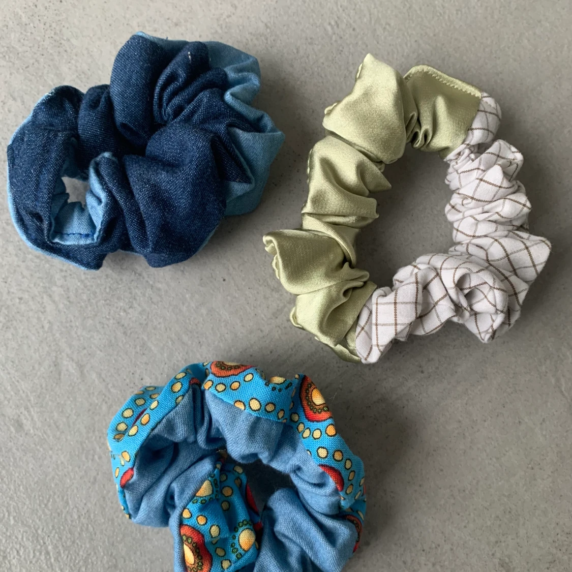 Scrunchies, flera tyger