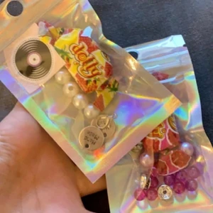 Kit  - Här är två super bra kit för 15kr stk ✅sjukt fina saker för så bra pris(köparen står för frakten 