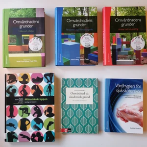 Kurslitteratur - sjuksköterskeprogrammet - Hej!  Jag säljer följande böcker, alla i nyskick. Håller till runt Solna/NKS men kan självklart mötas upp någonstans 😄  Omvårdnadens grunder: 250kr/st Paketpris: 700kr  Människokroppen - Fysiologi och anatomi: 850kr  Omvårdnad på akademisk grund: 200kr  Vårdhygien för sjuksköterskor: 350kr  Paketpris för alla böcker: 1900kr