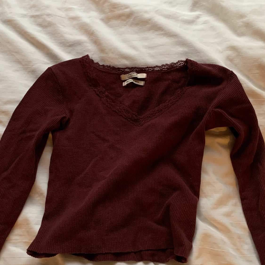 Gullig vinröd v-ringad tröja🥰