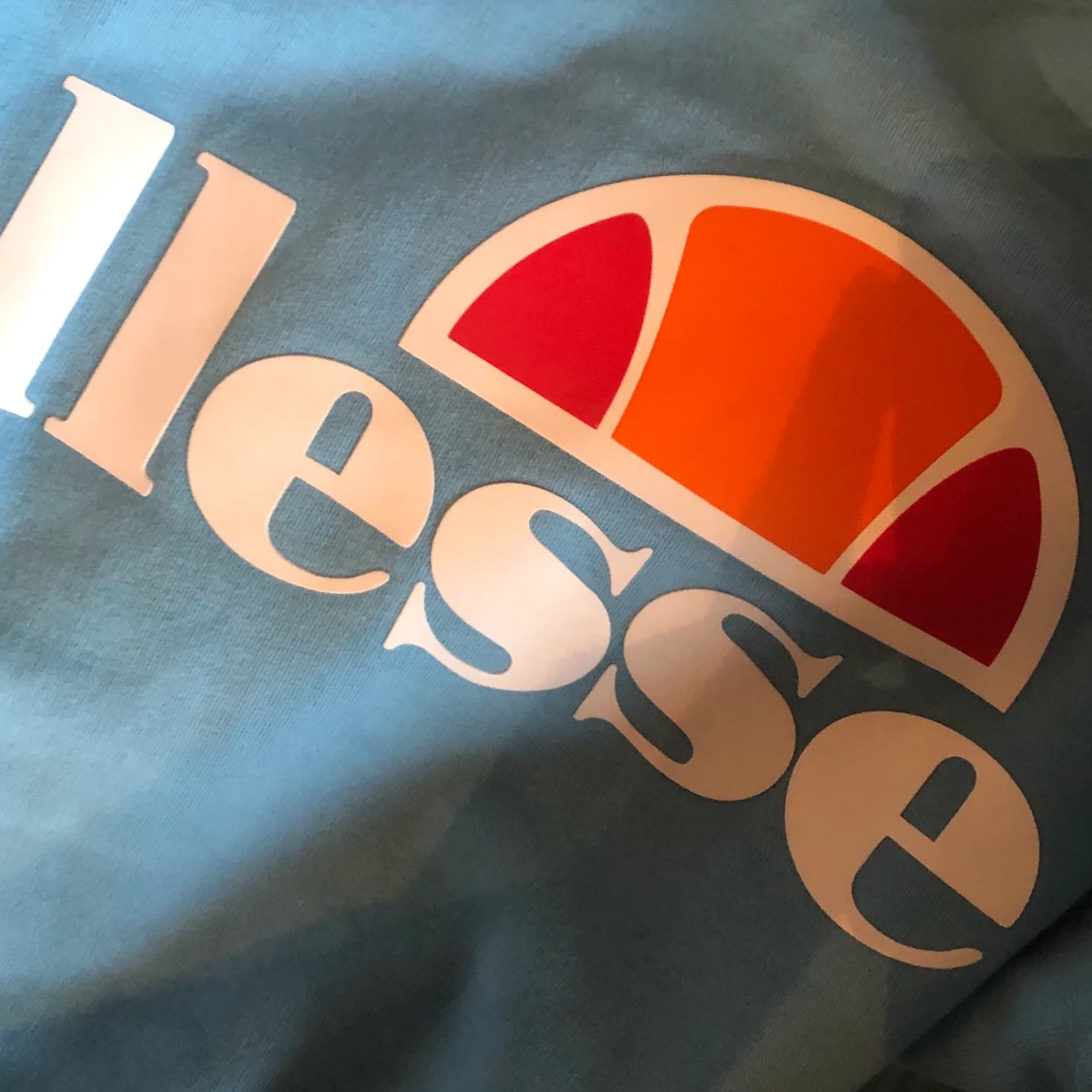 hoodie från ellesse!  - 90